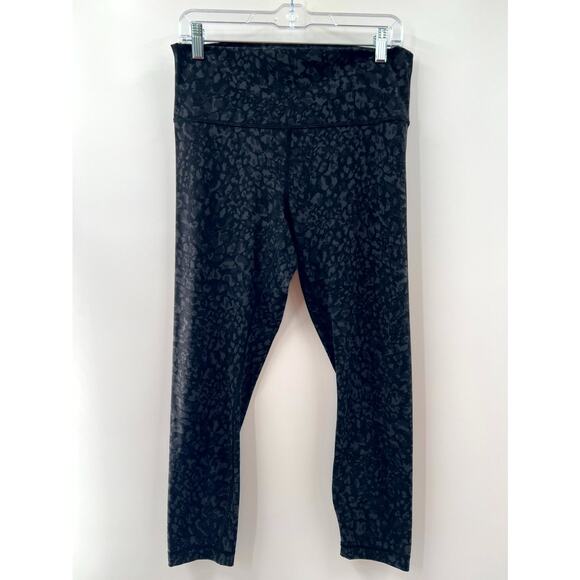Lululemon Women's Multi Leopard High Rise Stretch Cropped Leggings Sz 12 - Picture 1 of 8